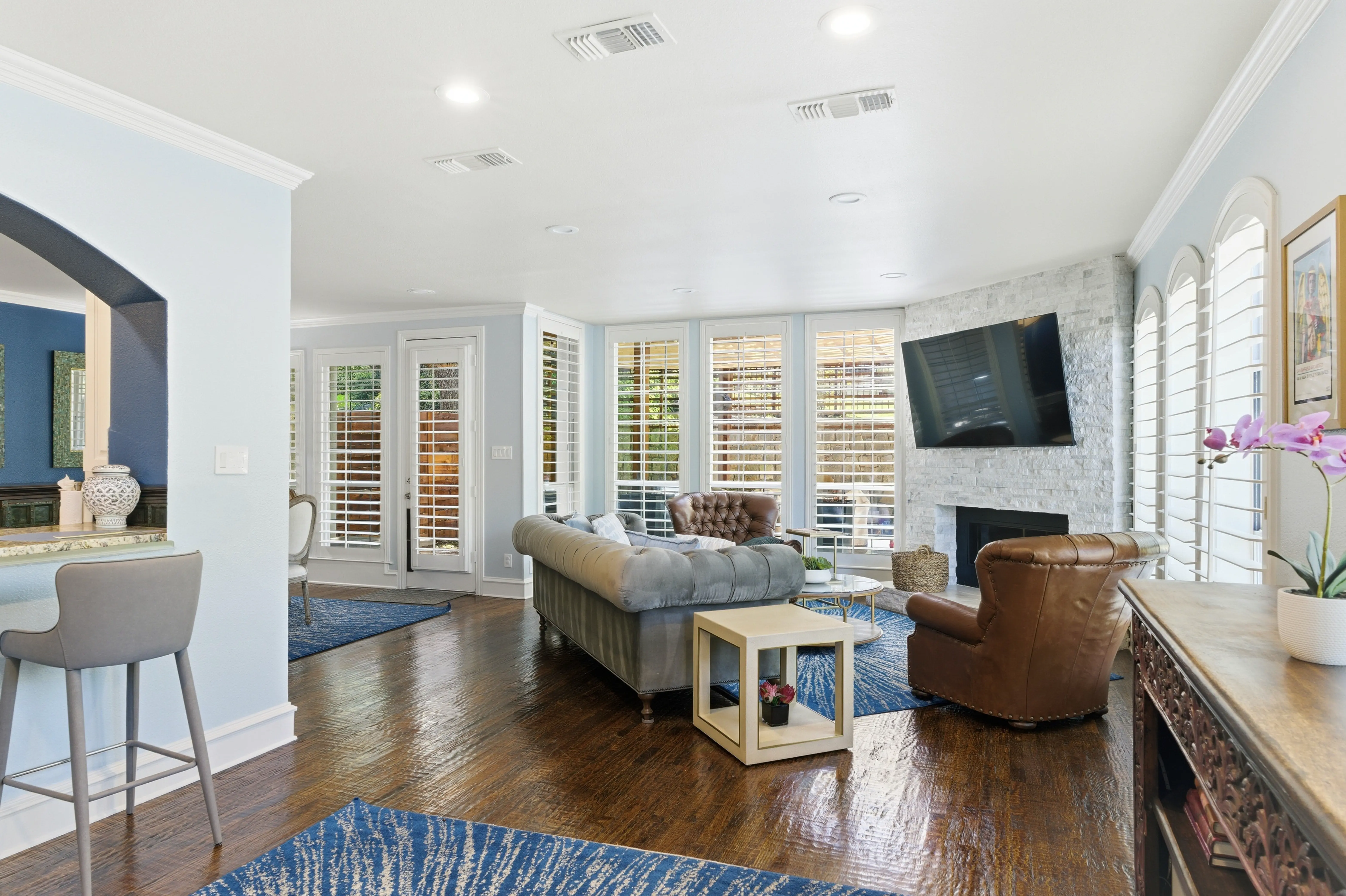 Living room with fireplace